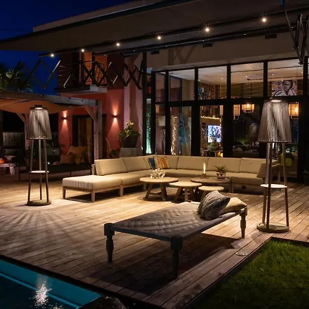 De Luxe Piscine Vue Villa